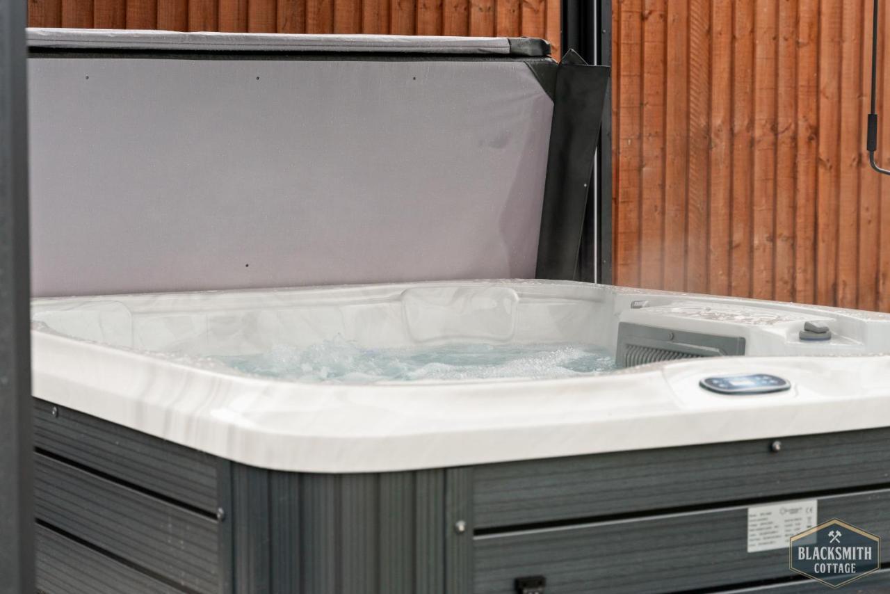 6Br Luxury Cottage, Hot Tubs, Hoar Cross, Staffordshire Newborough  Экстерьер фото
